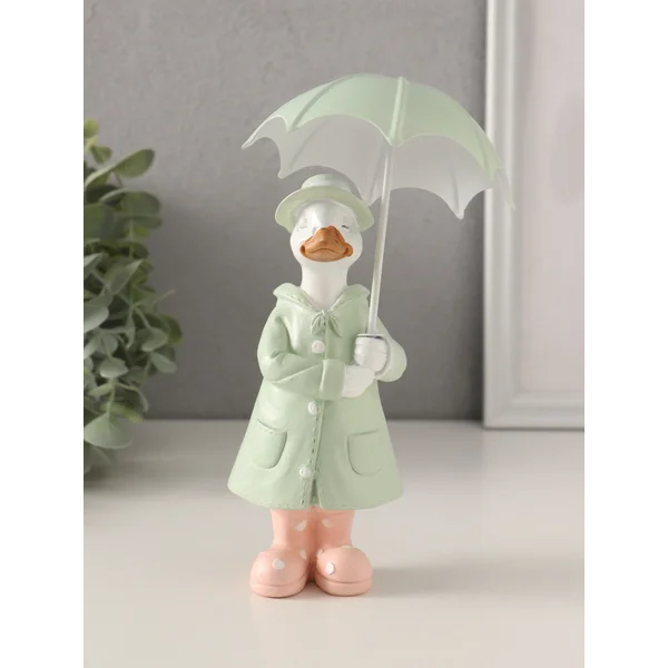 Фигурка Утка в дождевике