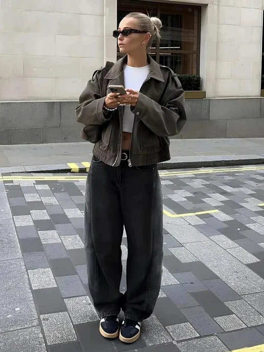 Дарья Сагалова жалаңаш бөксесін көрсетті. DIY секс ойыншықтары