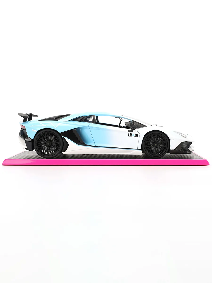 Модель Машинки 1:24 Pink Slips Lamborghini Aventador SV