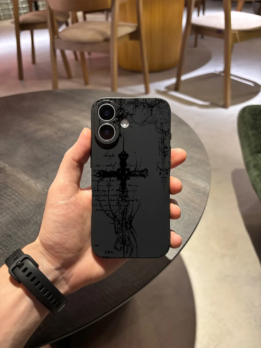 Чехол на Apple IPhone 16 Готика